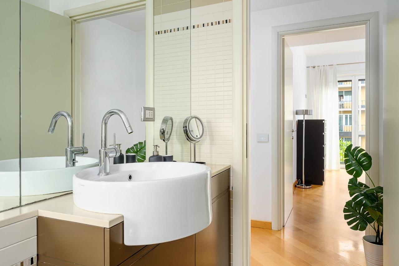 Stylish Condo Garibaldi Sempione 85M2 - Self Check-In Милан Экстерьер фото