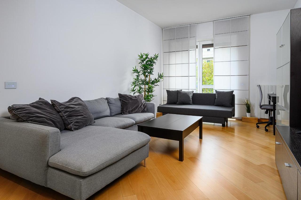 Stylish Condo Garibaldi Sempione 85M2 - Self Check-In Милан Экстерьер фото